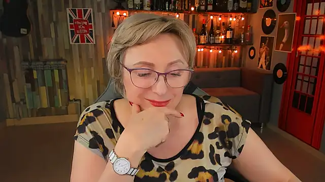 Snapshot of sugar_vivien chatting on February 2025 04:10:01 PM sugar vivien online show from February 2025 04:10:01 PM