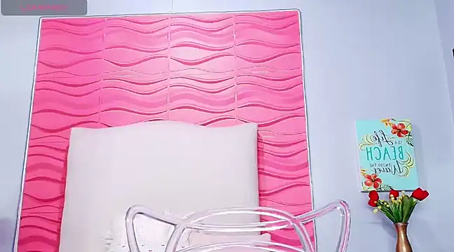 Snapshot of Veronica_Tits chatting on February 2025 04:06:01 AM Veronica Tits online show from February 2025 04:06:01 AM