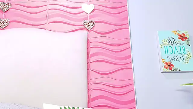 Snapshot of Veronica_Tits chatting on February 2025 08:22:02 AM Veronica Tits online show from February 2025 08:22:02 AM