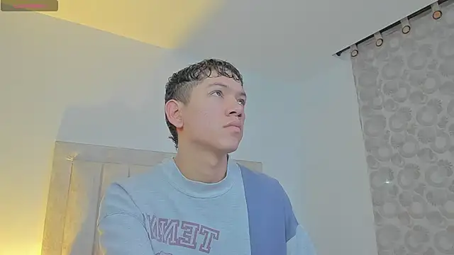 JulianRose 1 online show from March 2025 10:43:02 AM