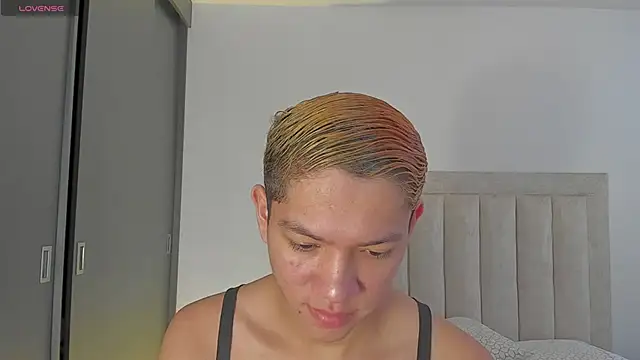 JulianRose 1 online show from November 2025 12:17:01 PM