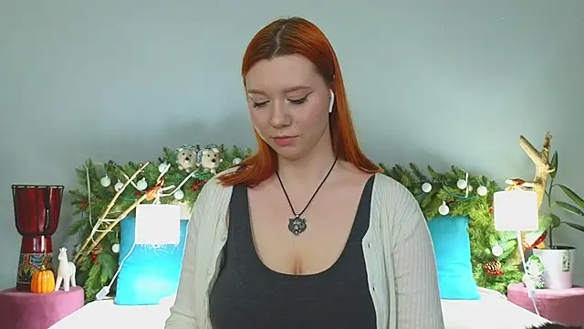 Snapshot of MileyMiller chatting on December 2024 02:38:02 PM MileyMiller online show from December 2024 02:38:02 PM