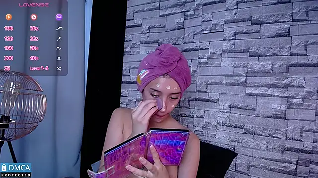 BellaOdisea online show from February 2025 01:22:01 PM