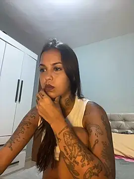 Snapshot of poliannaxx chatting on February 2025 11:35:01 PM poliannaxx online show from February 2025 11:35:01 PM