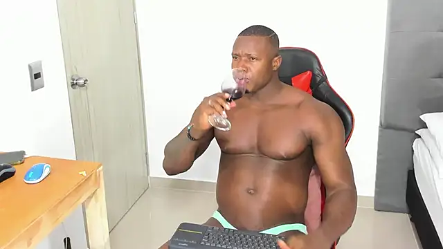 Snapshot of sexy_blackman3606 chatting on February 2025 05:40:01 AM sexy blackman3606 online show from February 2025 05:40:01 AM