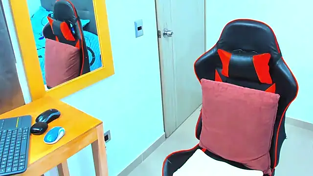 Snapshot of sexy_blackman3606 chatting on February 2025 07:04:02 PM sexy blackman3606 online show from February 2025 07:04:02 PM