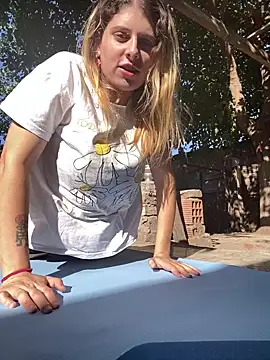 Snapshot of FlorBich chatting on March 2026 07:42:01 PM FlorBich online show from March 2026 07:42:01 PM