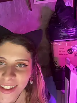 Snapshot of FlorBich chatting on April 2026 07:03:01 AM FlorBich online show from April 2026 07:03:01 AM