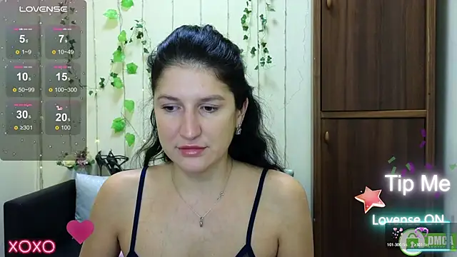 Snapshot of Alianna_Solo_Kisses chatting on November 2025 12:59:02 PM Alianna Solo Kisses online show from November 2025 12:59:02 PM