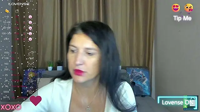 Snapshot of Alianna_Solo_Kisses chatting on November 2025 06:24:02 AM Alianna Solo Kisses online show from November 2025 06:24:02 AM