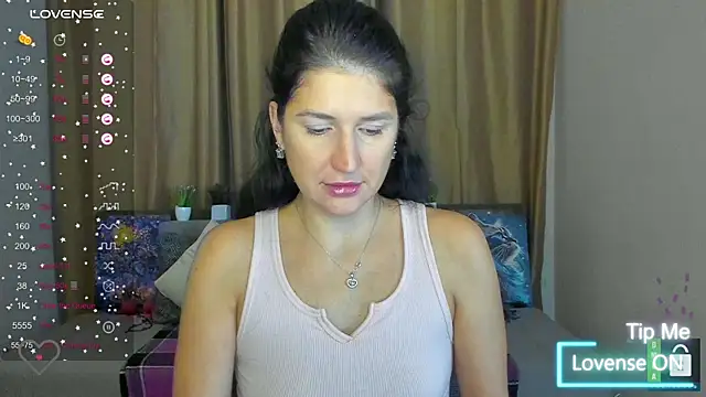 Snapshot of Alianna_Solo_Kisses chatting on November 2025 06:29:02 AM Alianna Solo Kisses online show from November 2025 06:29:02 AM