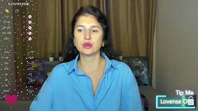 Snapshot of Alianna_Solo_Kisses chatting on November 2025 06:23:01 AM Alianna Solo Kisses online show from November 2025 06:23:01 AM