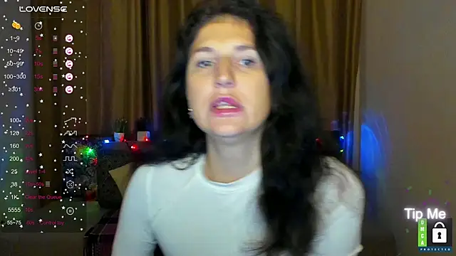 Snapshot of Alianna_Solo_Kisses chatting on November 2025 06:27:01 AM Alianna Solo Kisses online show from November 2025 06:27:01 AM