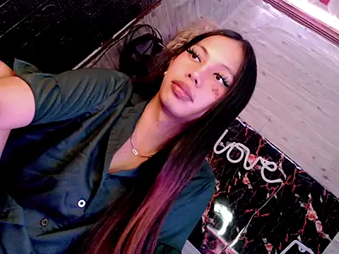 whiteladyboy online show from October 2025 04:09:02 AM