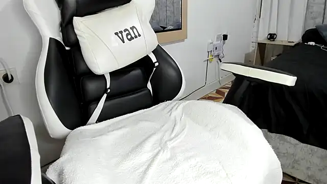 Valerioe online show from March 2025 03:01:02 AM