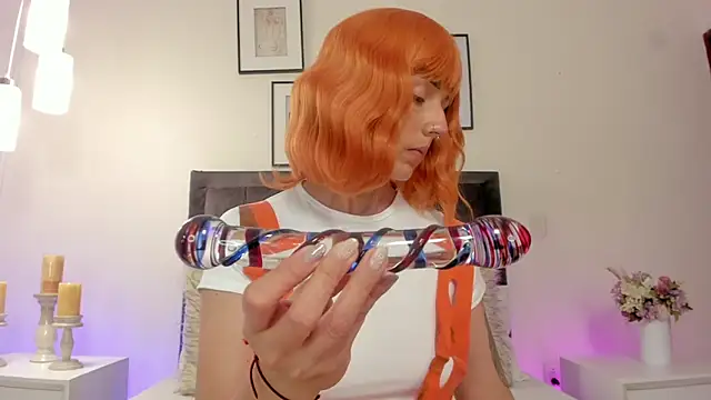 helen mooree online show from November 2025 01:11:02 PM