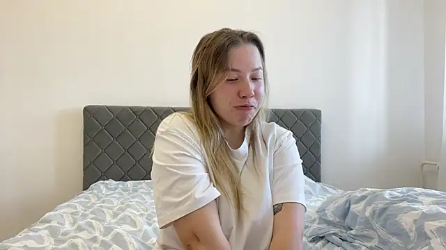 Embersweetbunny online show from March 2025 09:28:01 AM