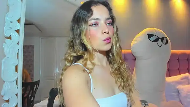 IssadoraJames online show from February 2025 02:18:01 PM