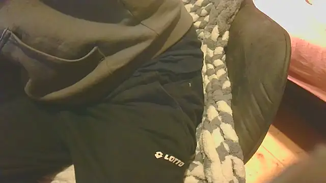 Snapshot of T0Yforeskin chatting on April 2026 08:00:02 PM T0Yforeskin online show from April 2026 08:00:02 PM