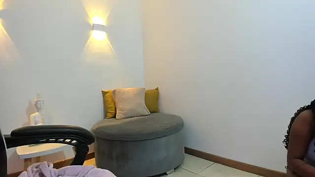 Snapshot of Lizzie_Williams_ chatting on October 2025 03:02:02 AM Lizzie Williams online show from October 2025 03:02:02 AM