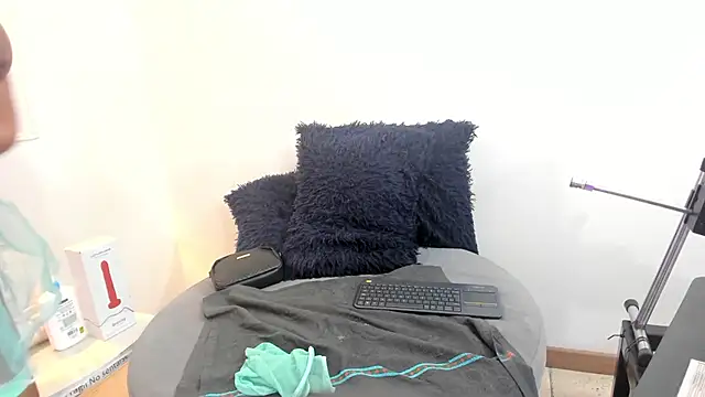 Snapshot of Lizzie_Williams_ chatting on November 2025 03:18:02 AM Lizzie Williams online show from November 2025 03:18:02 AM