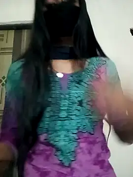 Raya-Moni online show from November 2025 02:38:01 PM