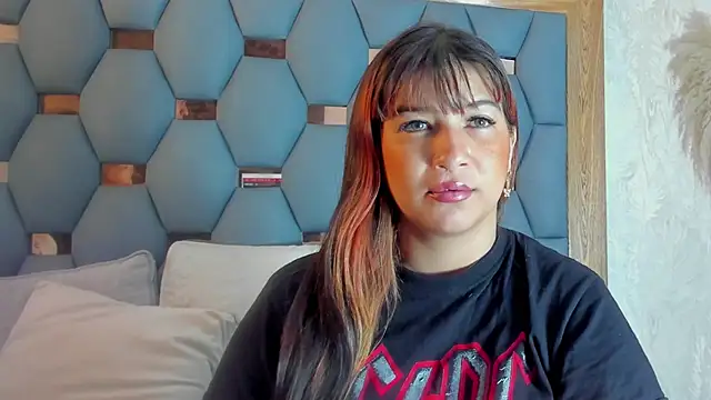 Snapshot of yayi_derek chatting on October 2025 11:33:02 AM yayi derek online show from October 2025 11:33:02 AM