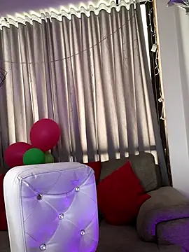 lia huan online show from January 2025 05:06:01 PM