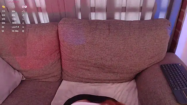 lia huan online show from March 2025 07:53:01 PM