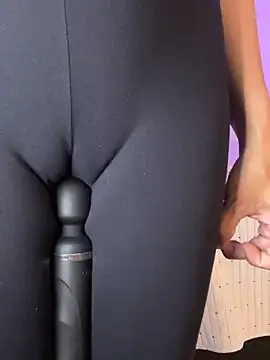 lia huan online show from October 2025 12:44:02 PM