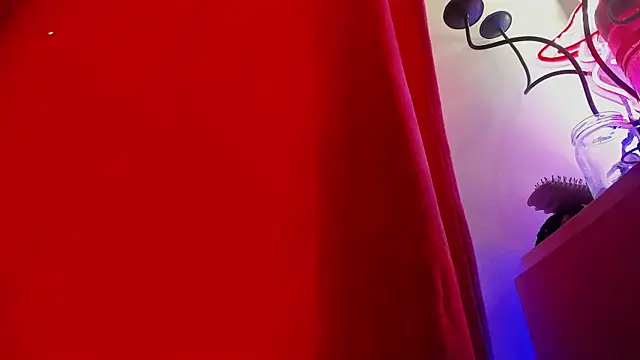 Emiilycollins online show from July 2026 09:25:02 PM