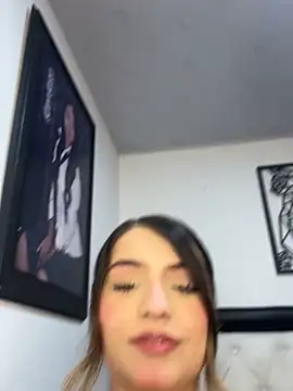 Amelia Honney  online show from November 2025 09:14:01 PM