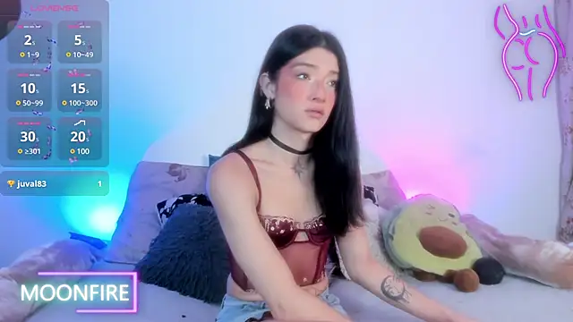 Snapshot of moonfiredancer chatting on December 2024 01:26:01 AM moonfiredancer online show from December 2024 01:26:01 AM