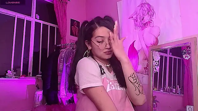 Snapshot of moonfiredancer chatting on September 2025 02:59:02 AM moonfiredancer online show from September 2025 02:59:02 AM