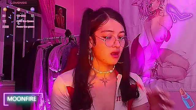 Snapshot of moonfiredancer chatting on October 2025 01:35:01 AM moonfiredancer online show from October 2025 01:35:01 AM