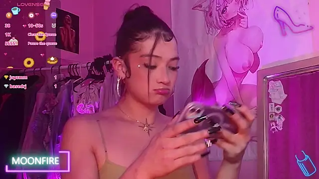 Snapshot of moonfiredancer chatting on October 2025 10:27:01 AM moonfiredancer online show from October 2025 10:27:01 AM