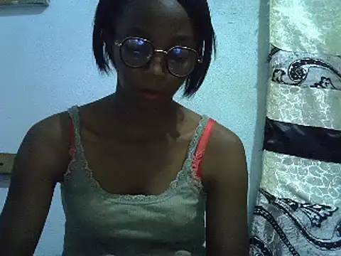 ElianeHot online show from February 2025 06:37:02 PM