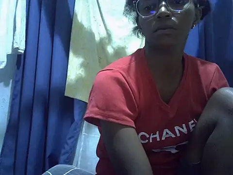 ElianeHot online show from April 2026 07:00:01 PM