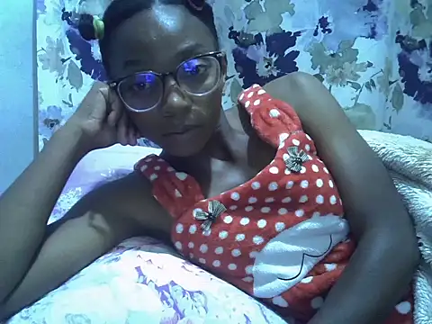 ElianeHot online show from April 2026 06:46:01 PM