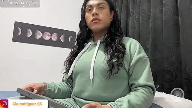 Ariana Rodriguez  online show from July 2026 04:30:01 AM