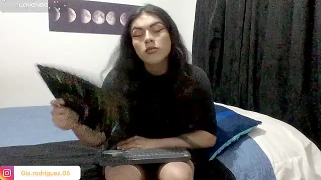 Ariana Rodriguez  online show from July 2026 10:58:02 PM
