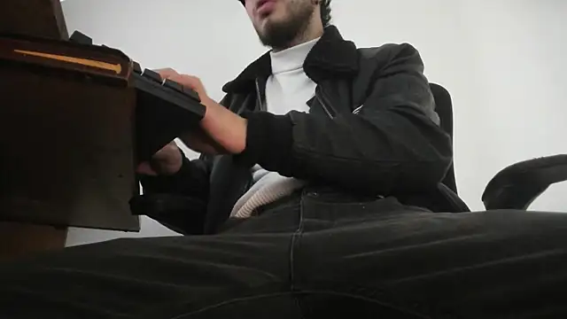 s sven03 online show from October 2025 02:26:02 AM