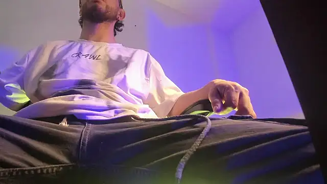 s sven03 online show from November 2025 01:52:02 AM