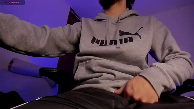 s sven03 online show from February 2026 04:11:01 AM