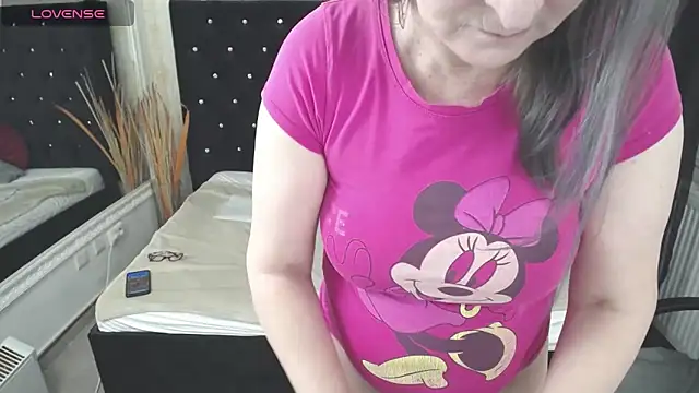 Snapshot of Lilly_hott chatting on March 2025 06:59:02 PM Lilly hott online show from March 2025 06:59:02 PM