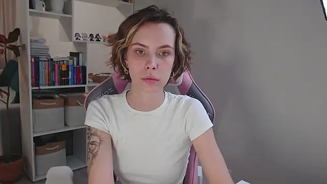 milly ross online show from December 2024 12:27:02 PM