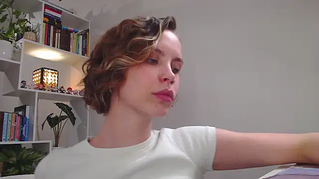 milly ross online show from February 2025 01:01:01 PM