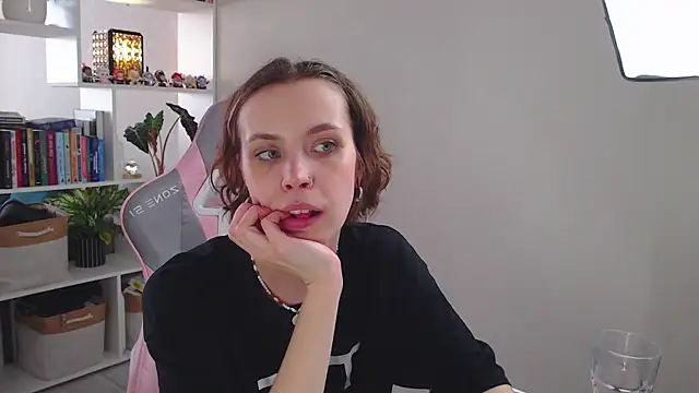 milly ross online show from February 2025 10:26:01 AM