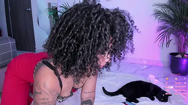 Snapshot of pretty_pettite chatting on December 2024 09:56:02 PM pretty pettite online show from December 2024 09:56:02 PM