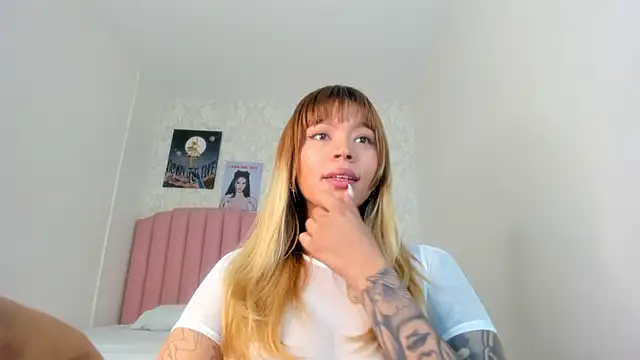 Adria ross online show from February 2026 04:06:01 AM